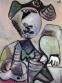Hombre sentado codos Mosquetero 1972 cubismo Pablo Picasso